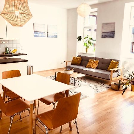 Helle 4 Zimmer Familien-Wohnung mit Balkon! Schloss Schönbrunn in Gehdistanz Wien Exterior foto