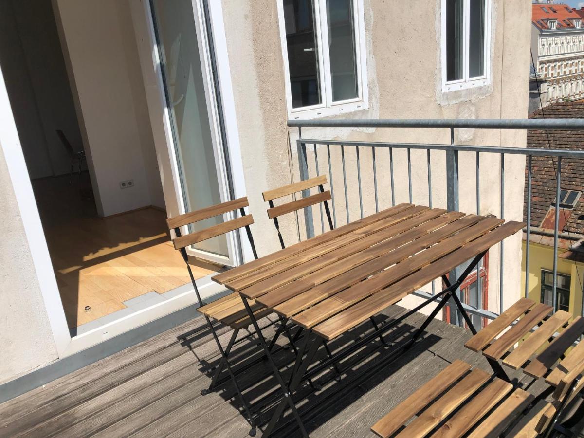 Helle 4 Zimmer Familien-Wohnung mit Balkon! Schloss Schönbrunn in Gehdistanz Wien Exterior foto