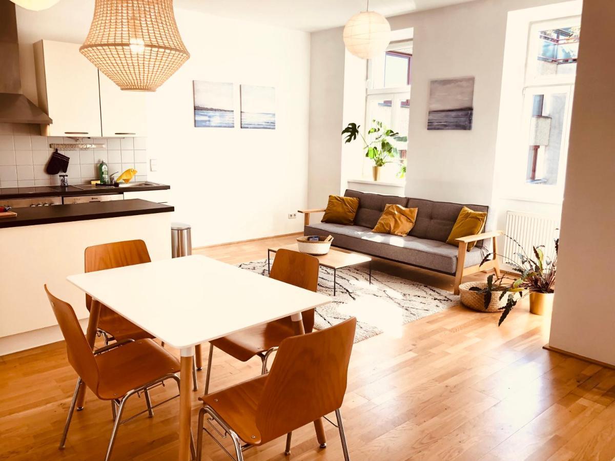 Helle 4 Zimmer Familien-Wohnung mit Balkon! Schloss Schönbrunn in Gehdistanz Wien Exterior foto