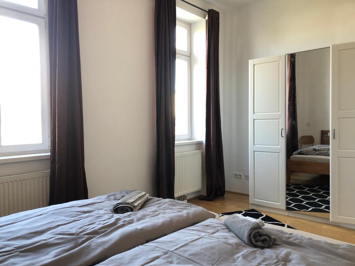 Helle 4 Zimmer Familien-Wohnung mit Balkon! Schloss Schönbrunn in Gehdistanz Wien Exterior foto
