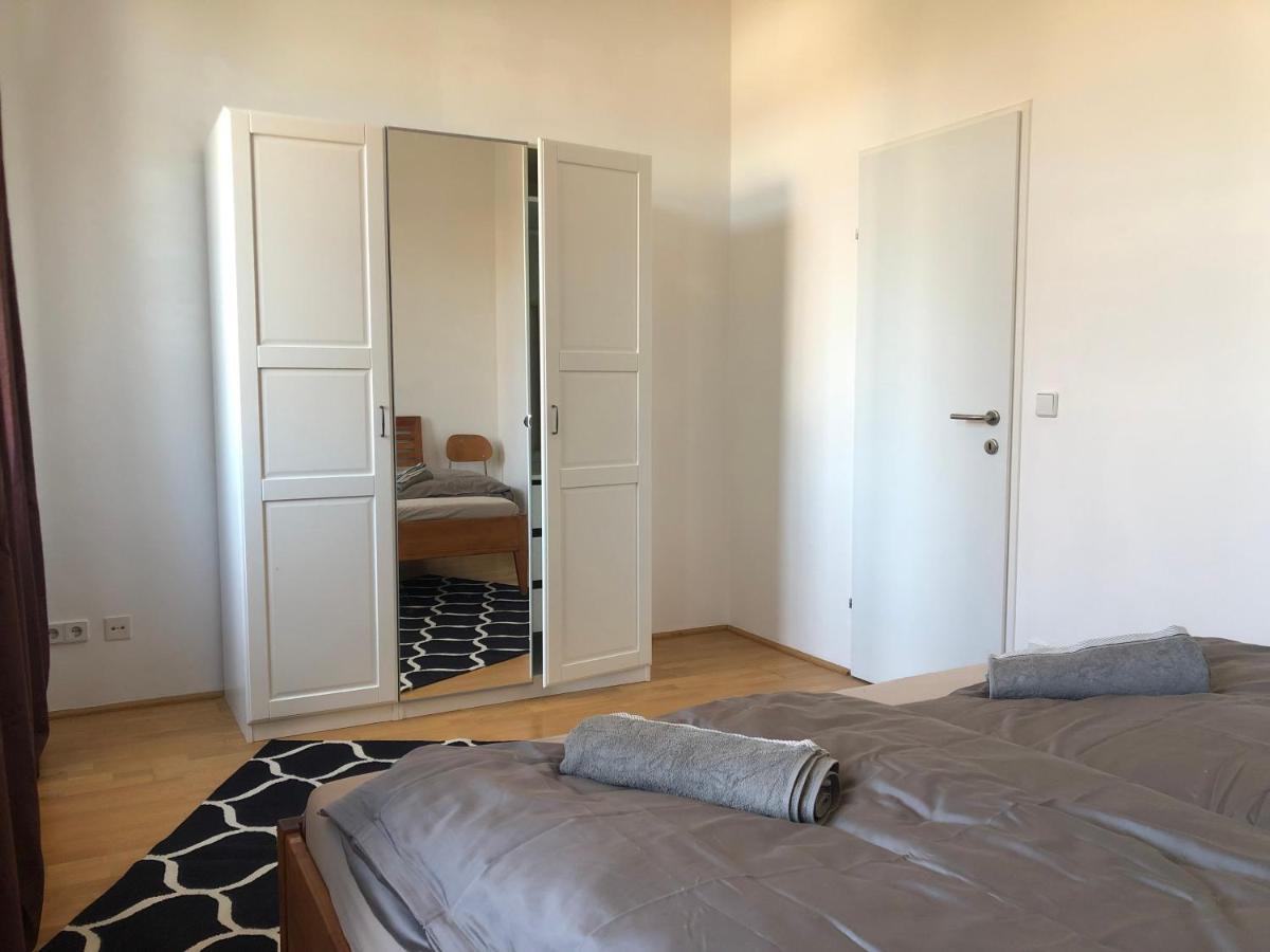 Helle 4 Zimmer Familien-Wohnung mit Balkon! Schloss Schönbrunn in Gehdistanz Wien Exterior foto