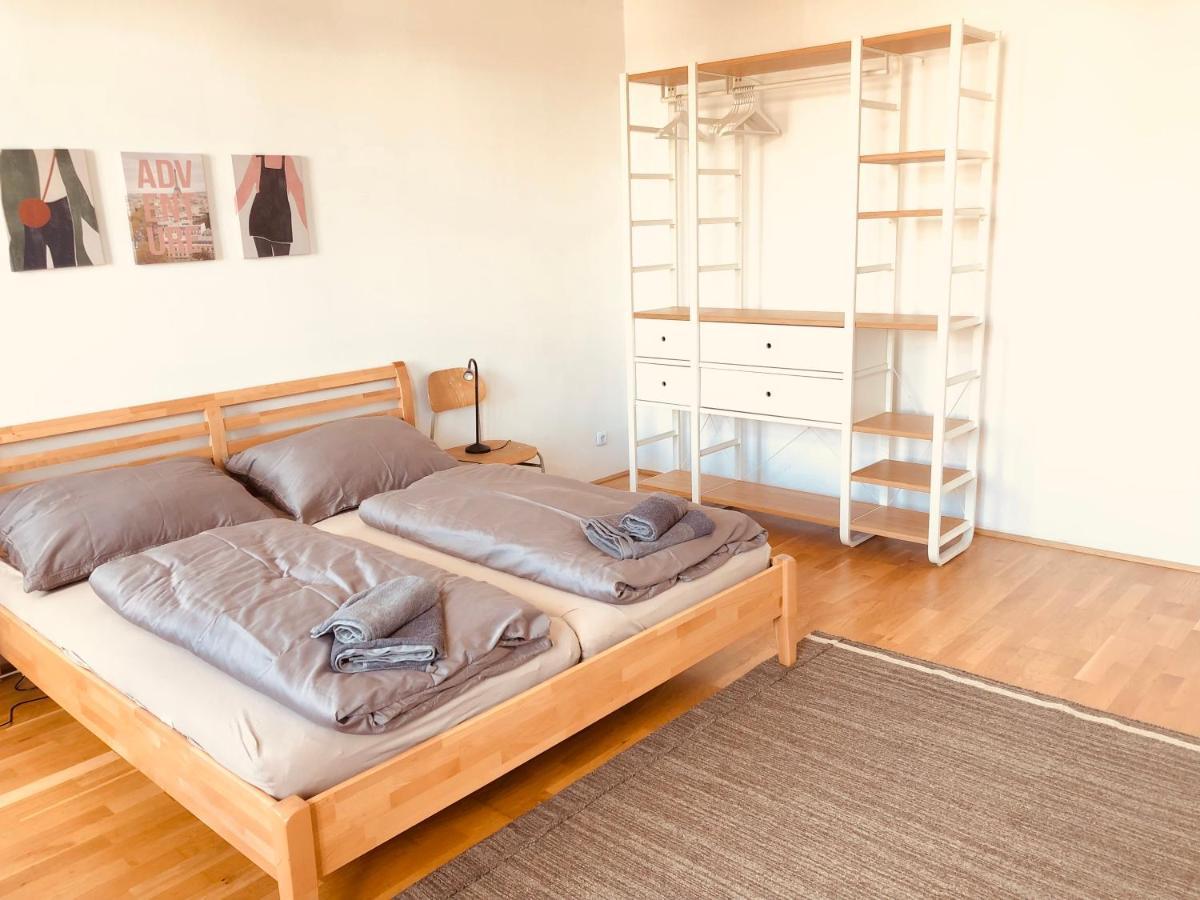 Helle 4 Zimmer Familien-Wohnung mit Balkon! Schloss Schönbrunn in Gehdistanz Wien Exterior foto