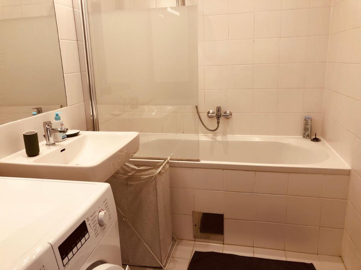 Helle 4 Zimmer Familien-Wohnung mit Balkon! Schloss Schönbrunn in Gehdistanz Wien Exterior foto